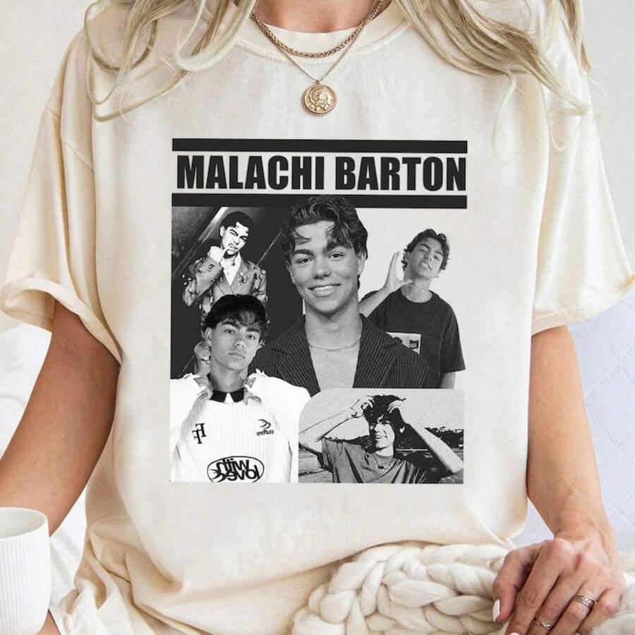Vintage 90s Graphic Malachi Barton T-Shirt, UniS1ex Design.JPG Camiseta 100% Algodón Unisex - Playera Casual Premium de Corte Cómodo - Blanco - Ver 1