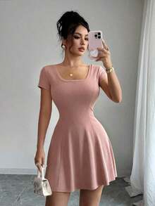 Vestido minimalista de unicolor con cuello cuadrado, mangas cortas y cintura ceñida para mujer - Rosa - Ver 2