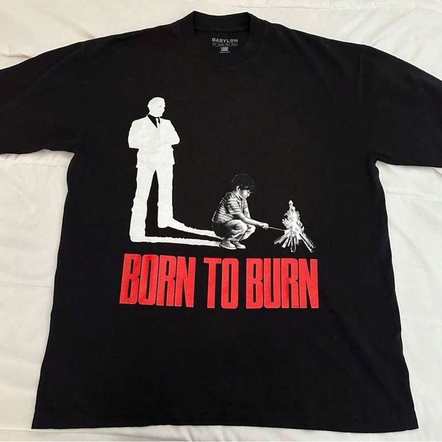 Babylon Shirts _ Babylon We Light The Fires Men's Large Graphic T Shirt _ Color_ Black_Red _ Size_ LargeShirt For Women Camiseta 100% Algodón Unisex - Playera Casual Premium de Corte Cómodo - Negro - Ver 1