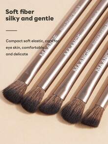 MAANGE 13 piezas Juego de brochas de maquillaje profesional para ojos, hechas de fibras suaves para un fácil transporte, adecuado para maquillaje de viaje - Marrón - Ver 7