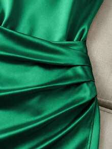 Nuevo vestido de mujer con cuello alto brillante, sin mangas, con cintura fruncida y asimétrico de ajuste ceñido - Verde - Ver 3