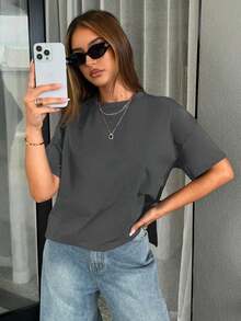 Camiseta básica para mujeres con diseño sencillo de corta por delante y larga por detrás - Gris Oscuro - Ver 1