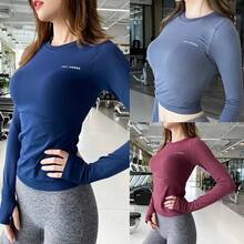 Camiseta Deportiva de Manga Larga con Cuello Redondo para Mujer, Suave como la Mantequilla, de Secado Rápido, para Yoga, Running y Entrenamientos en el Gimnasio - Rojo - Ver 2