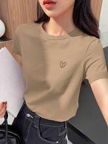 Y2K Style, Modern Style, The Newest Of 2026, Cute Style, Casual Style. Women's Loose-Fitting Casual Summer T-Shirt With Embroidered Heart And Letter Pattern, Red, 180g (S-XXXL) - 全穀類咖啡 - 查看 1