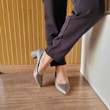 Women's Pump With 5cm Block Heel, Comfortable And Elegant For Work - Milithy Footwear - Xám - Xem 2
