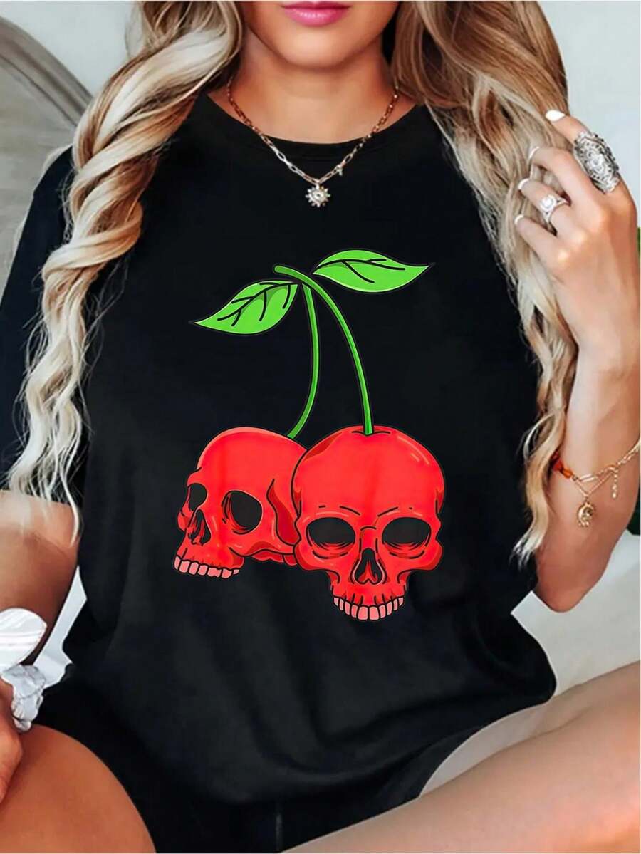 Plus Size Loose Fit T-Shirt For Women And Unisex With Skull And Cherry Print - Short Sleeve Top With Round Neck, Soft And Skin-Friendly, With Gothic Cherry Design - Casual Spring And Summer Wear, Loose And Comfortable Fit Suitable For Everyday Wear, Casual Blouses For Women, Women's Tops. - 黑色 - 查看 1