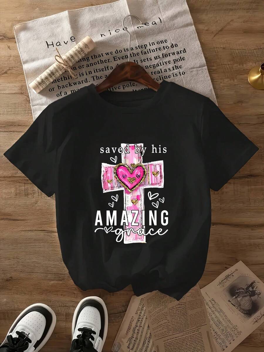 Camiseta de Mujer con Estampado Gráfico Religioso Inspirador - "Salvados por Su Maravillosa Gracia", Manga Corta, Cuello Redondo, Estilo Casual con Diseño de Cruz y Corazón, Negra con Detalles en Blanco y Rosa, Lavable a Máquina, Ropa de Fe para Primavera y Verano, Camisetas Religiosas, Comodidad para el Día a Día, Material No Transparente, Camiseta Estilo Y2k - Negro - Ver 1