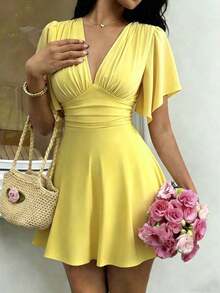 Nuevo vestido elegante corto para mujer con cuello en V, busto fruncido, mangas con volantes y cintura ceñida.Favorecedora y elegante. - Amarillo - Ver 8