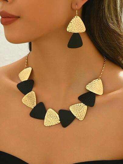 3pcs/Set Geometric Triangle Hammered Texture Gold & Black Combination Necklace And Earrings Jewelry Set, Suitable For Banquet And Party Wear, Classic Elegant