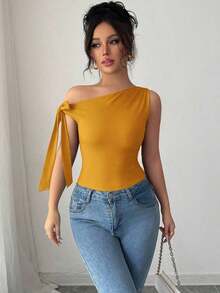 Camiseta ajustada elegante con cuello asimétrico y nudo de mujer de unicolor - amarillo ganso - Ver 1