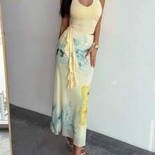 Women's Summer Vacation Outfit: Tropical Floral Print Draped Neck Crop Top And Mermaid Ruffle Skirt Sexy Set. Summer Beachwear, Women's Beach Vacation Outfit, Bohemian Tropical Vacation Women's Wear, Floral Mesh Women's Beachwear, Yellow Floral Print Set, Tropical Vacation Women's Wear, Summer Set. - Amarillo claro - Ver 8
