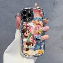 Disney Lilo & Stitch Phone Case, Cartoon Art Protective Cover. Compatible With IPhone 17, 16, 15, 14, 13, 12, 11 Pro Series, Featuring Plush Stitch And Vanellope From Wreck-It Ralph In A Pink Candy Kitchen With Baking Chaos And "CHAOS" Letter Print, Perfect For Animation Fans, Ideal For Birthdays, Holidays, Anniversaries, Graduation Gifts, Or Any Special Occasion To Surprise Family, Friends, Classmates, And Loved Ones. - 銀色 - 查看 4