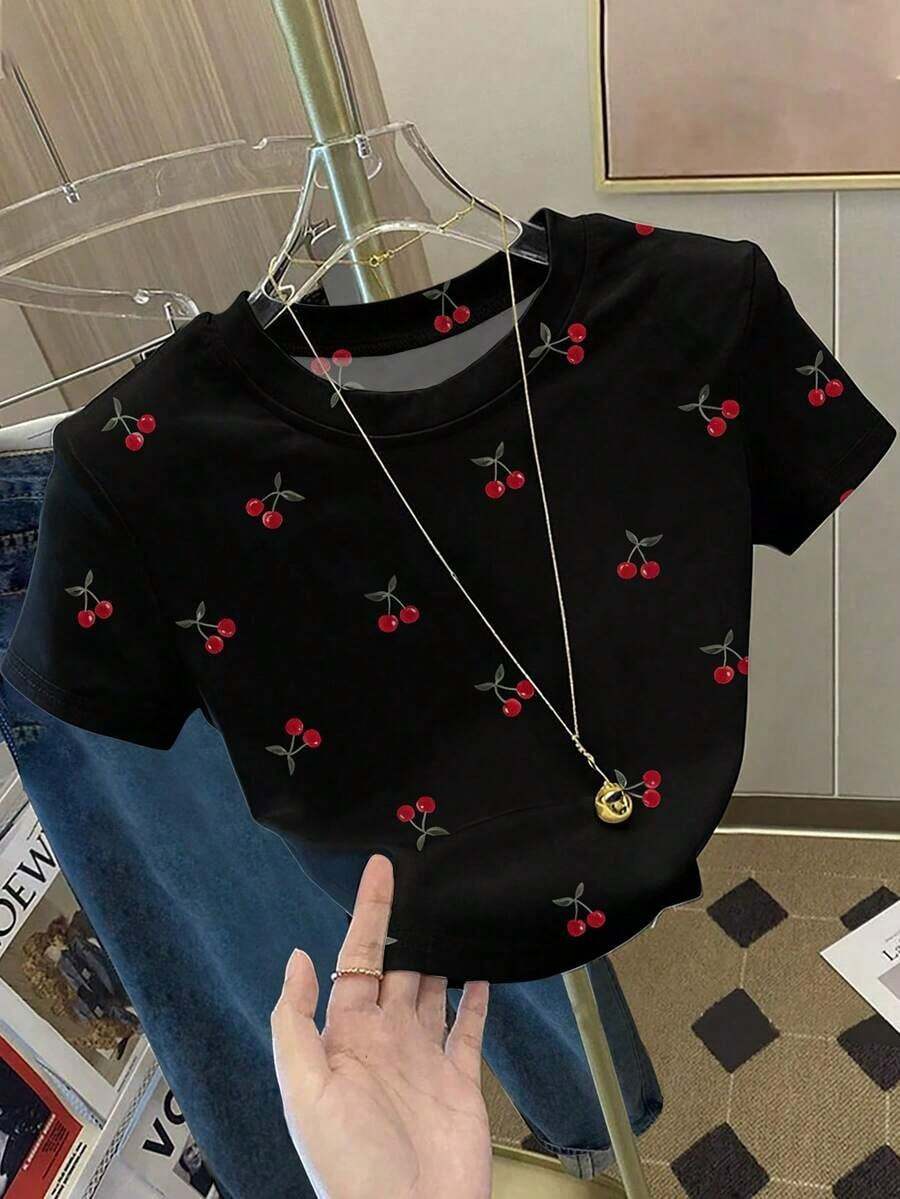 Camiseta de manga corta ajustada con estampado digital de frutas de moda y versátil para mujer, camiseta estampada con flores de cerezo, camiseta de cereza, camiseta de frutas - Negro - Ver 1