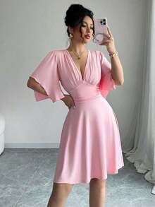 Nuevo vestido elegante corto para mujer con cuello en V, busto fruncido, mangas con volantes y cintura ceñida.Favorecedora y elegante. - Rosa - Ver 7