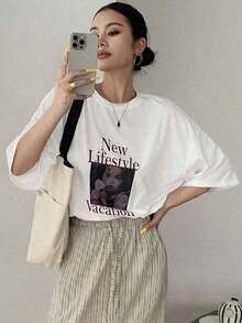 Women's Casual Loose-Fitting Short-Sleeved T-Shirt With Letter And Portrait Print, Summer Graphic Top, Oversized Streetwear Tee - 白色 - 查看 5