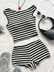 Conjunto de 2 piezas para mujer de vacaciones - Parte superior de punto asimétrica de cuello a rayas rojas y blancas y shorts ajustados de talle ultrabajo, adecuado para fiesta, Navidad, San Valentín, cita, playa, crucero, carnaval, Pascua, Año - Blanco y Negro - Ver 4