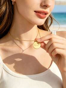 Dây chuyền vàng 18K khắc chữ cái đầu tên theo yêu cầu, Dây chuyền nữ cá nhân hóa, Dây chuyền dành cho mẹ với chữ cái đầu tên, Chữ khắc tùy chỉnh, Quà tặng Ngày của Cha, Quà tặng Ngày của Mẹ, Quà tốt nghiệp, Dây chuyền đôi, Phụ kiện đi biển, Trang sức nữ - Vàng - Xem 3
