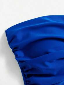 Top de bikini bandeau de un solo color con efecto retorcido - azul real - Ver 3