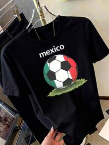 Camiseta de moda para mujer, elegante y juvenil, con estampado de balón de fútbol sobre un fondo de césped con esquema de colores de la bandera de México, bonita camiseta de manga corta y cuello redondo, disponible en varias tallas y colores, ajuste casual Y para uso de ocio - Negro - Ver 1