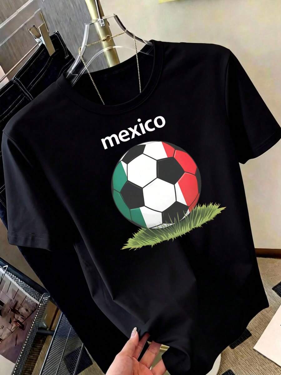 Camiseta de moda para mujer, elegante y juvenil, con estampado de balón de fútbol sobre un fondo de césped con esquema de colores de la bandera de México, bonita camiseta de manga corta y cuello redondo, disponible en varias tallas y colores, ajuste casual Y para uso de ocio - Negro - Ver 1