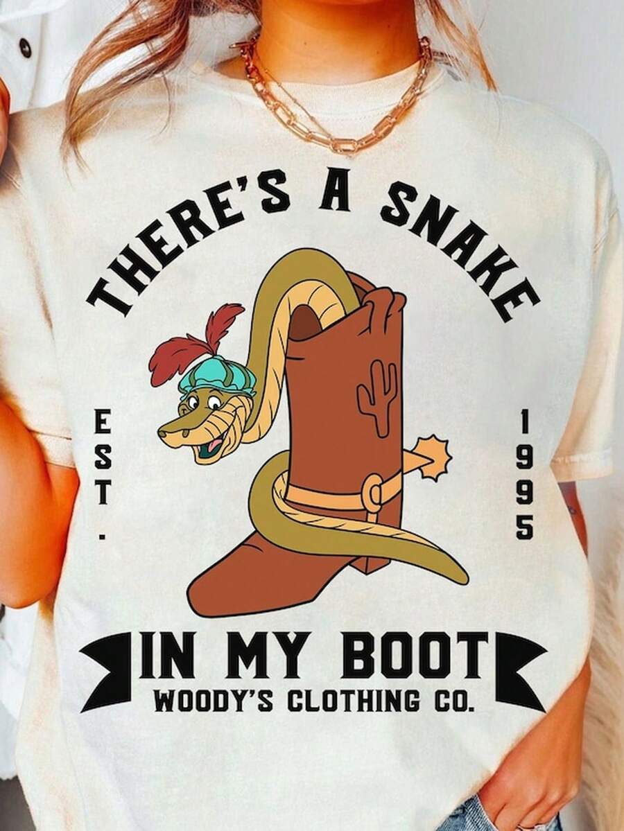 Funnir Hiss There's A Snake In My B1Oot S1Hirt, Vintage Robin Hood S1Hirt, Woody Clot1hing Co. T1EE, Land Matching Familhirt.