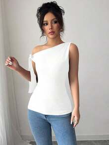 Camiseta ajustada elegante con cuello asimétrico y nudo de mujer de unicolor - Blanco - Ver 4