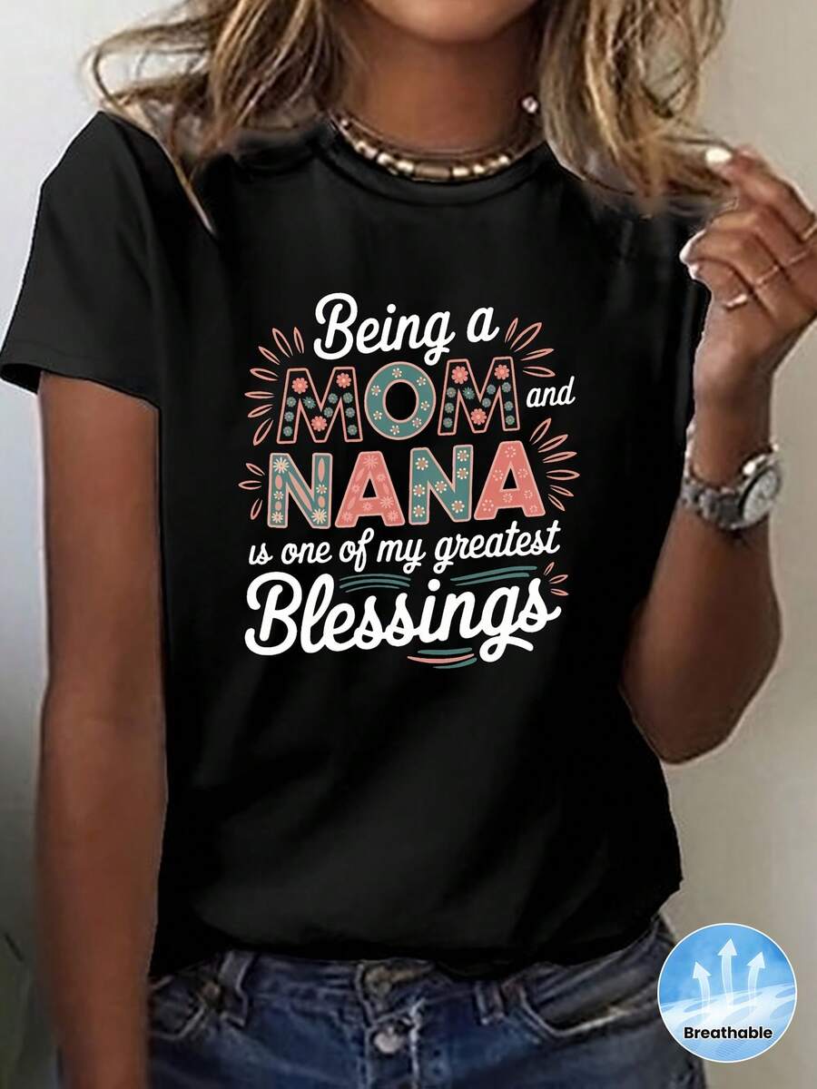 Women's "Being A Mom And A Nanny" Graphic Print T-Shirt - Casual Short Sleeve Crew Neck Top With Geometric Pattern, Medium Stretch, Machine Washable, All-Season Comfort For Spring And Summer, Relaxed Weekend Outfit, Bold Statement Shirt, Easy Care Clothing, Relaxed Style Lovers, Summer Fashion, Breathable Material, Lightweight Shirt, Fashion Enthusiasts - 黑色 - 查看 1