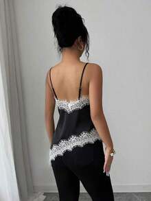 Camiseta de mujer elegante con parches de encaje y lunares - Negro - Ver 2