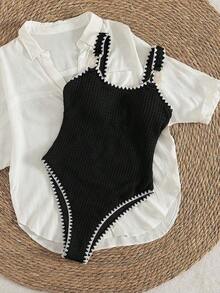 Traje de baño de una pieza con contraste de color verde menta y amarillo, con características de tirantes anchos, cuello en U, espalda abierta, Bottom triangular, líneas de pierna favorecedoras, estilo francés vintage relajado, adecuado para playa, surf, sesión de fotos, vacaciones, fiesta - Negro - Ver 6