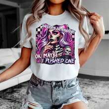 Bitches be trippin 90368 DTF transfer - Infant 5Shirt For Women Camiseta 100% Algodón Unisex - Playera Casual Premium de Corte Cómodo - Blanco - Ver 1
