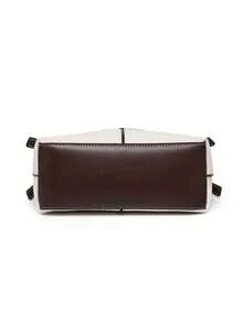 Bộ túi xách mẹ con thiết kế ghép mảnh hình chữ V – Chiếc túi xách nữ thời trang với chất liệu cao cấp tối giản. Đây là chiếc túi đeo vai và đeo chéo đa năng mang phong cách retro, được trang bị dây đeo vai dài, lý tưởng để sử dụng hàng ngày. - Màu be - Xem 4