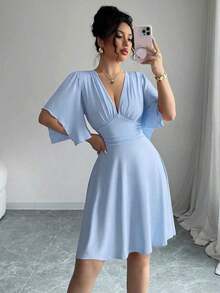 Nuevo vestido elegante corto para mujer con cuello en V, busto fruncido, mangas con volantes y cintura ceñida.Favorecedora y elegante. - Azul - Ver 5