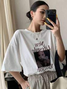 Women's Casual Loose-Fitting Short-Sleeved T-Shirt With Letter And Portrait Print, Summer Graphic Top, Oversized Streetwear Tee - 白色 - 查看 10