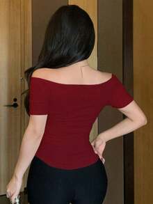 Blusa básica de mujer de hombros descubiertos en color amarillo, adecuada para festivales de música, San Valentín, bodas, uso casual, ropa de calle, actividades al aire libre, de manga corta, para primavera y verano - Rojo - Ver 3