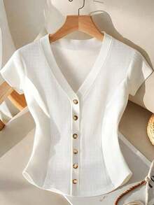 Camiseta de mujer de punto con cuello en V profundo, manga corta, cintura ceñida, abertura frontal con botones metálicos, elegante, romántica, casual, para uso diario, trabajo, cena, primavera/verano - Blanco - Ver 8
