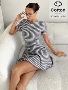 Vestido corto casual de mujer con cuello redondo y mangas cortas, vestido corto casual de manga corta, vestido corto casual de verano, vestido de mujer de nueva llegada a rayas - Blanco y Negro - Ver 2