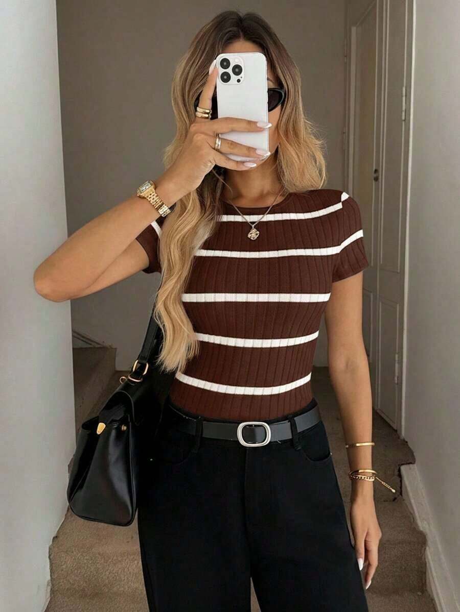 Camiseta de mujer de cuello redondo, ajustada, con textura acanalada, casual, elegante, cómoda para vacaciones y uso diario - Café integral - Ver 1