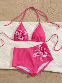 Traje de baño con estampado floral de moda: Top de bikini tipo camiseta con estampado de loto negro + Bottom de traje de baño de talle alto - Conjunto de traje de baño elegante y cómodo para vacaciones de verano, playa y uso en resort en color rojo - Rosa Fucsia - Ver 4