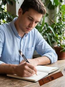 Bộ 1 hộp đựng bút bằng da PU tùy chỉnh, móc khóa kim loại tùy chỉnh "Cảm ơn", ý nghĩa hoa lá 12 tháng. Thích hợp làm quà tặng Ngày Nhà giáo, quà lưu niệm, quà tặng hoàn hảo, quà tặng ngày lễ, phù hợp cho đám cưới, kinh doanh, công việc, mùa tựu trường, đồ dùng học tập. - Nhiều màu - Xem 9