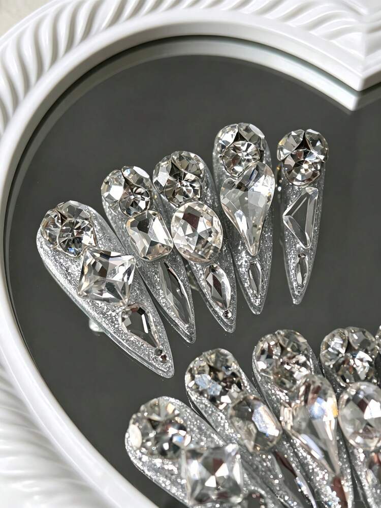 10 piezas de uñas postizas largas de diamante de acrílico, decoración de gemas asimétricas de lujo con rhinestones, uñas postizas súper brillantes y duraderas, estilo de dama adinerada, adecuadas para uso diario, fiestas, bailes de graduación, citas, bodas, reutilizables, incluye pegamento y lima de uñas, se adapta a todos los tonos de piel - Plateado - Añade 9