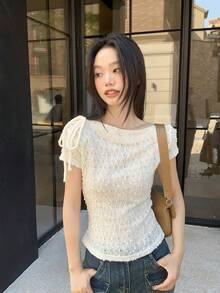 小众简约褶皱纹理短袖T恤，修身时尚设计，女士夏季新品 - 乳杏 - 查看 4