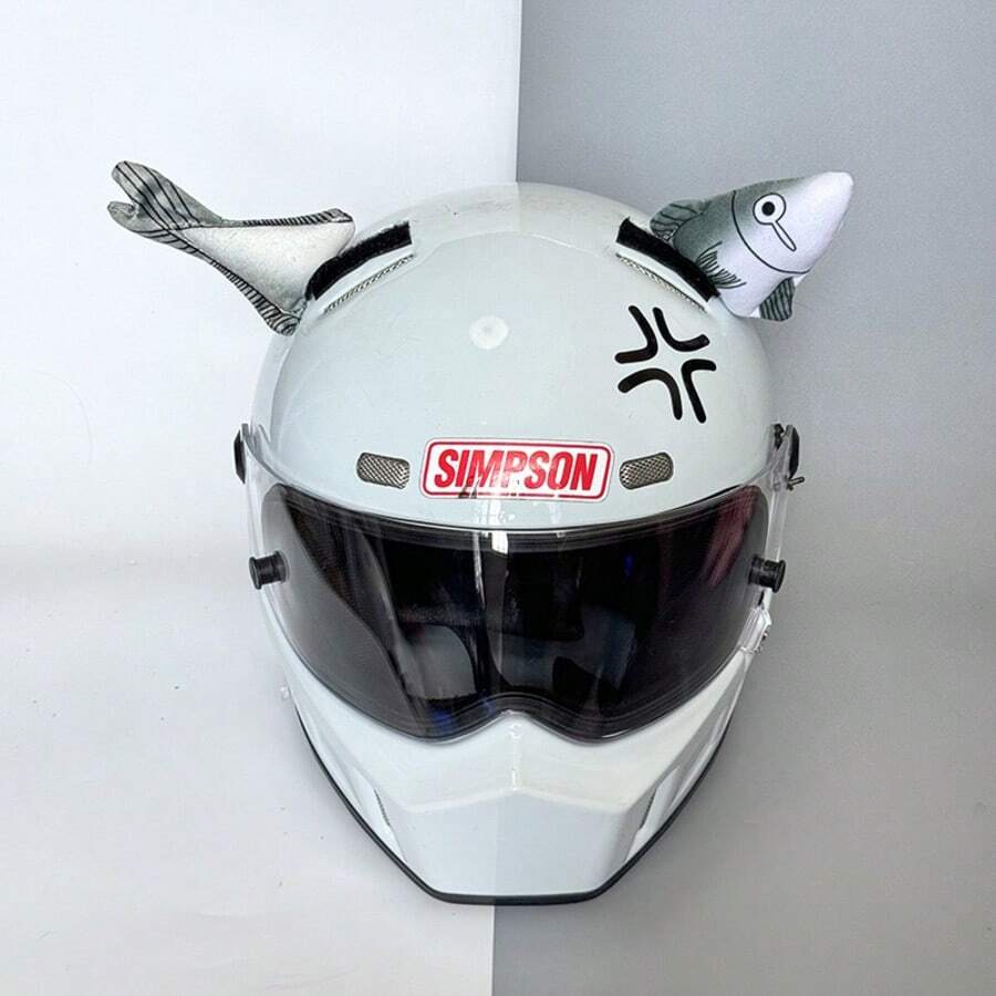 1 Stück Salzfisch Helm Dekoration, Motorradhelm mit Schnellverschluss Salzfisch/Rettich Zubehör - Verschiedenfarbig - Übersicht 1