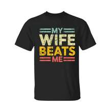 100% Cotton T-Shirt "My Wife Hits Me", Funny Couple T-Shirt, Funny Gift For Him, Mother's Day T-Shirt, Unisex T-Shirt, Golf Gift For Men And Women - 黑色 - 查看 10