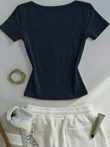 Camiseta de manga corta de corte ajustado con cuello cuadrado en color albaricoque clásico, adecuada para primavera y verano, actualmente una camiseta de moda, estética, un regalo para hermanos y hermanas, un regalo para mamá, regalo del Día de la Madre, top de moda casual y sencillo - Azul marino - Ver 2