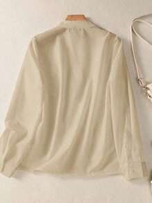 Camisa de mujer de unicolor con cuello en V y botones - Blusa casual y elegante de manga larga con detalle de bolsillo, adecuada para vacaciones, viajes y uso diario, artículo esencial para todas las estaciones, Primavera Blanco - Marrón - Ver 4