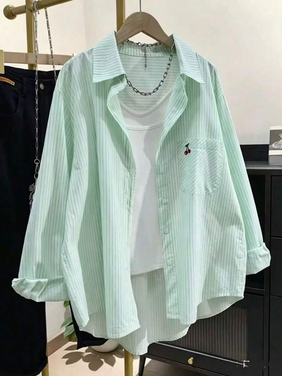 Camisa casual de verano para mujer de unicolor con bolsillo y bordado - verde pálido - Ver 1