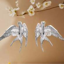 Women's Exquisite 3D Swallow Embossed Earrings, Suitable For Festivals, Travels, And Gift Giving - Antique Silver - View 1