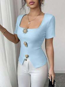 Blusa elegante y urbana de cuello cuadrado con decoración metálica de manga corta ajustada para mujer, adecuada para uso diario, bodas, galas, viajes, fiestas de graduación, vacaciones, citas, fiestas, Halloween, Navidad, Año Nuevo, Acción de Gracias, bodas - Celeste - Ver 3