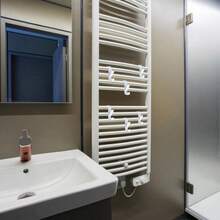1/3/6 piezas Ganchos para baño: Soporte de gancho para calentador de toallas eléctrico - Estante multifuncional para secado y almacenamiento de toallas y ropa - Multicolor - Ver 4
