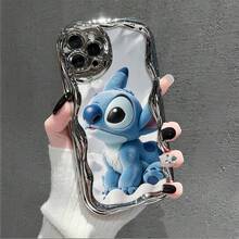 Disney Lilo & Stitch Phone Case, Cartoon Art Protective Cover. Compatible With IPhone 17, 16, 15, 14, 13, 12, 11 Pro Series, Featuring Plush Stitch Sitting On Soft White Clouds With A Gentle Gaze, Perfect For Animation Fans, Ideal For Birthdays, Holidays, Anniversaries, Graduation Gifts, Or Any Special Occasion To Surprise Family, Friends, Classmates, And Loved Ones. - 銀色 - 查看 2